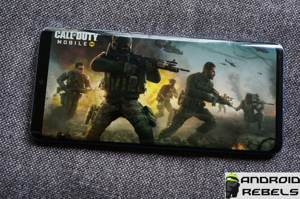 Android competitive shooter gameplay scene on mobile device