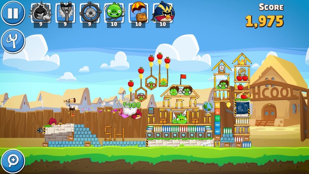 Angry Birds Friends gameplay